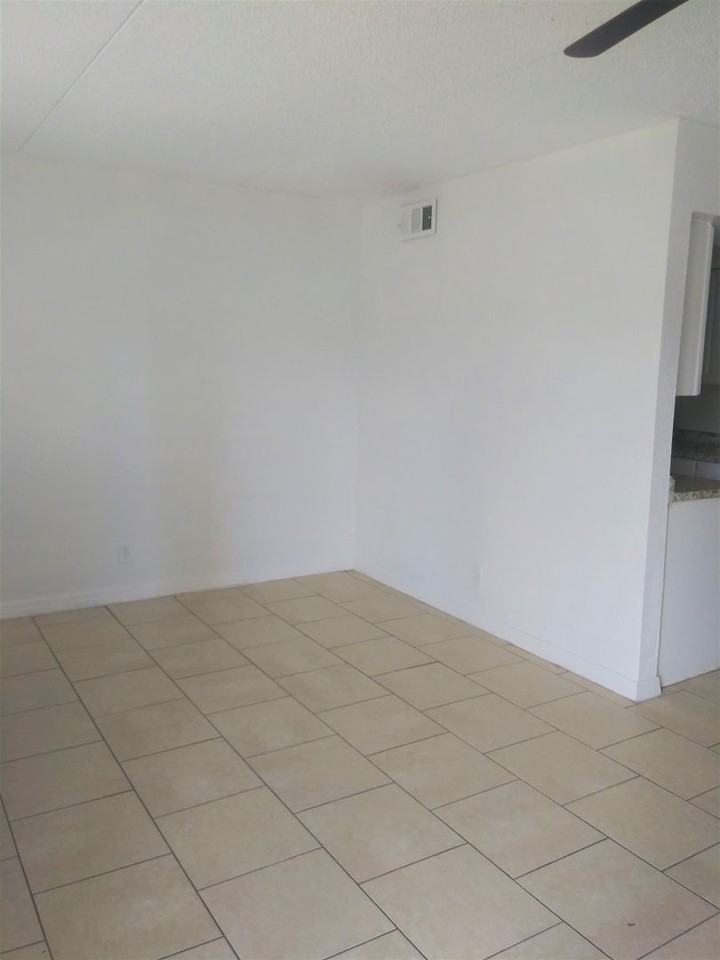 302 S Spring Garden Ave - Photo 3 of 8