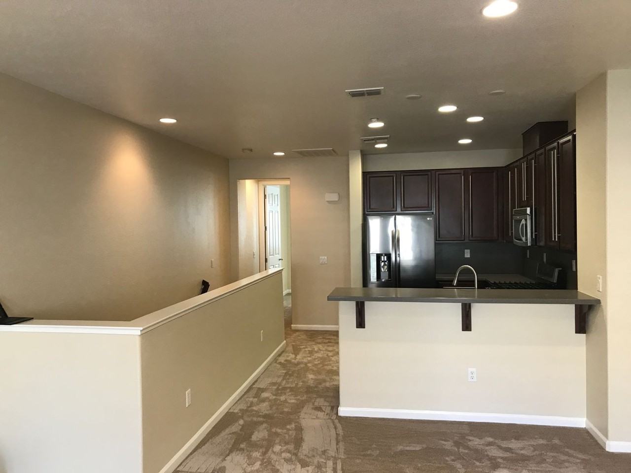 1602 Hudson Cir - Photo 2 of 10
