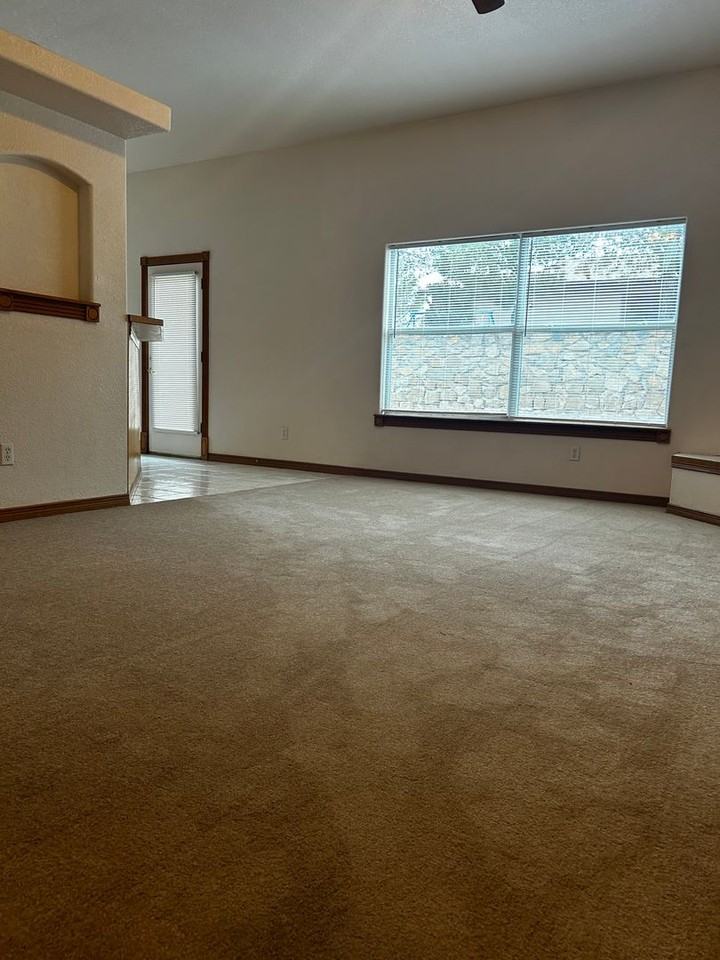 2582 Benz Dr - Photo 3 of 19