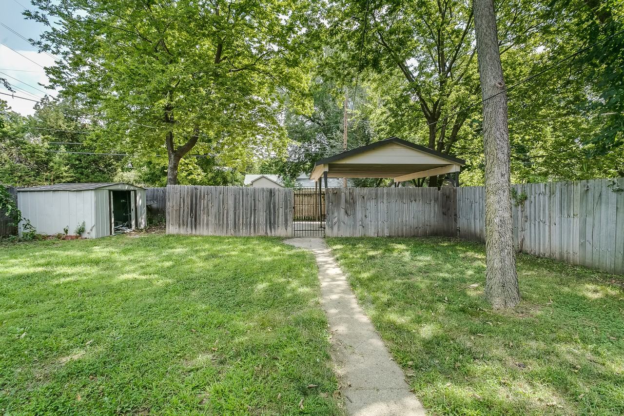 1146 N Jefferson St - Photo 3 of 16