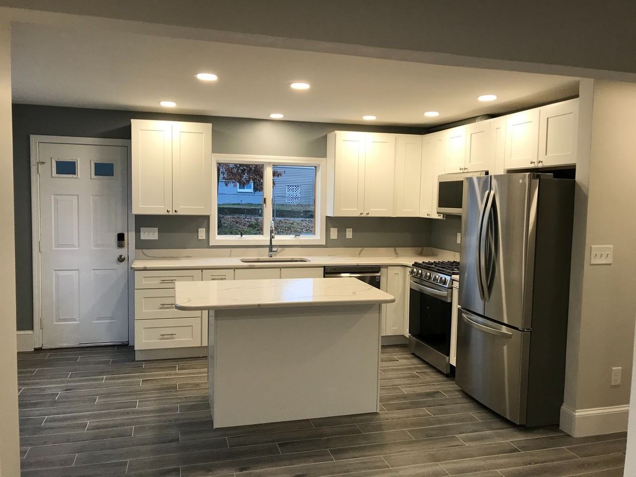248 Pearl St - Photo 2 of 19