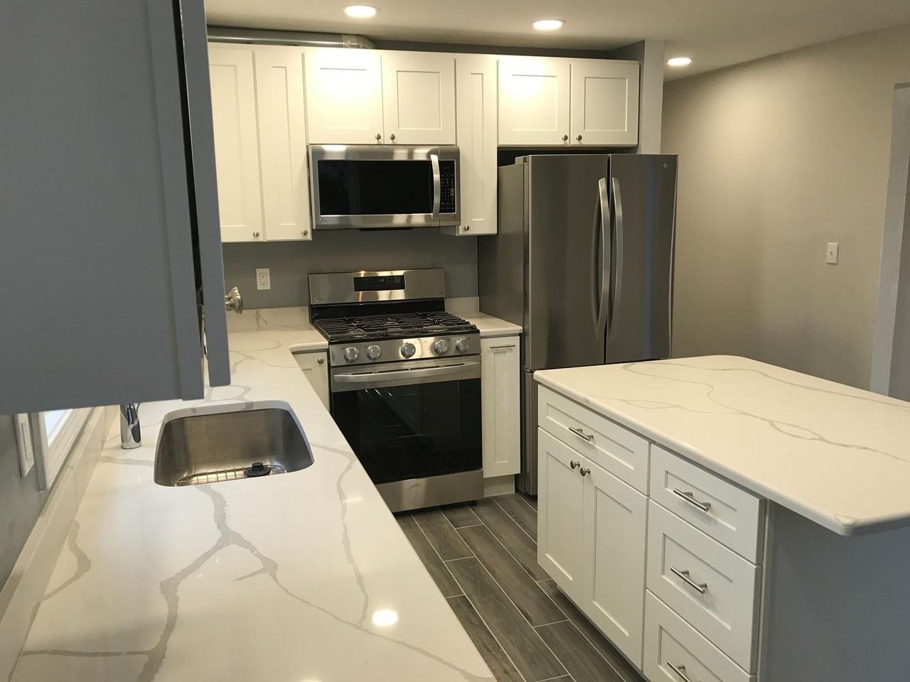 248 Pearl St - Photo 3 of 19