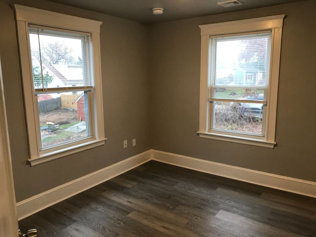 248 Pearl St - Photo 7 of 19