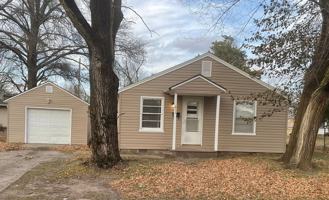 featured image of 611 E 20th St