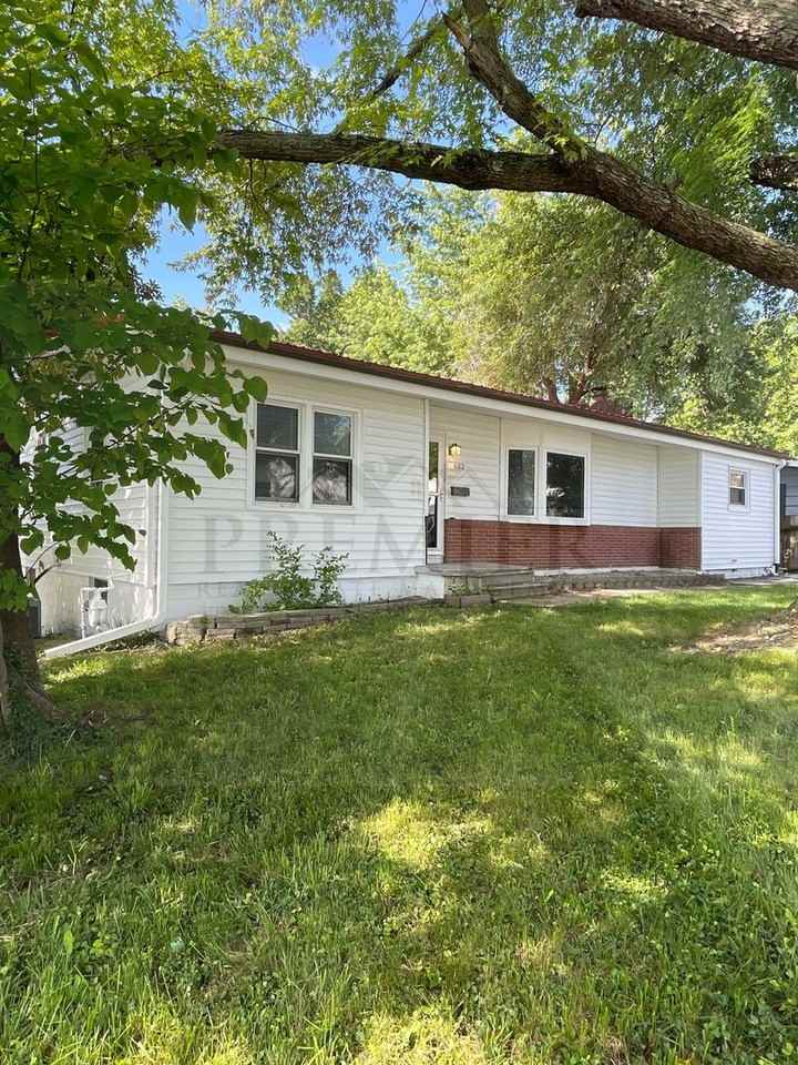 622 Christopher St - Photo 2 of 38