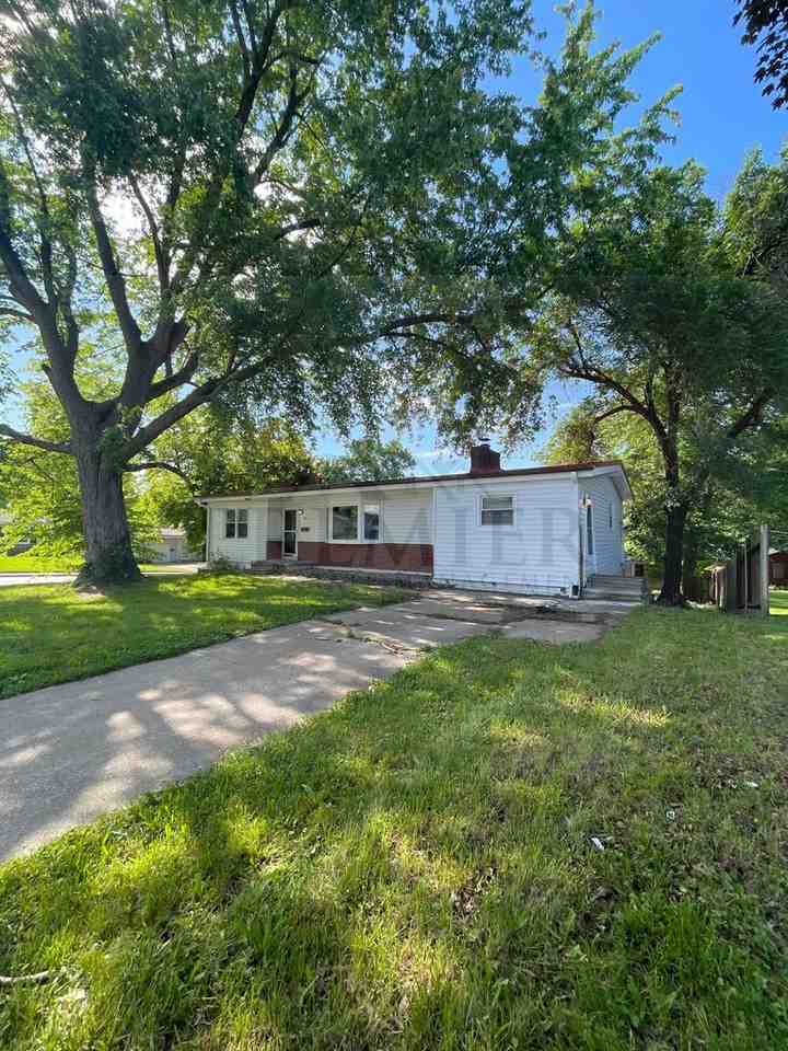 622 Christopher St - Photo 3 of 38