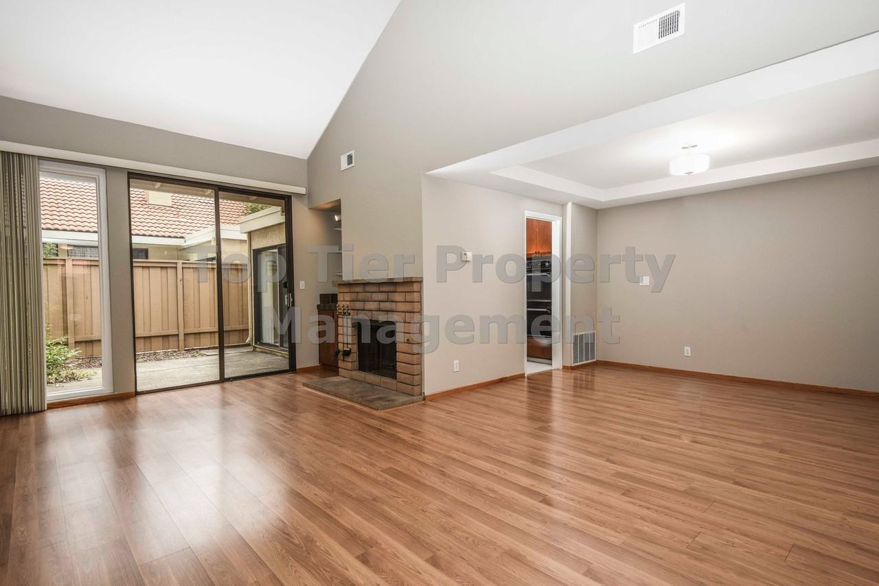 117 Northcreek Cir - Photo 3 of 16