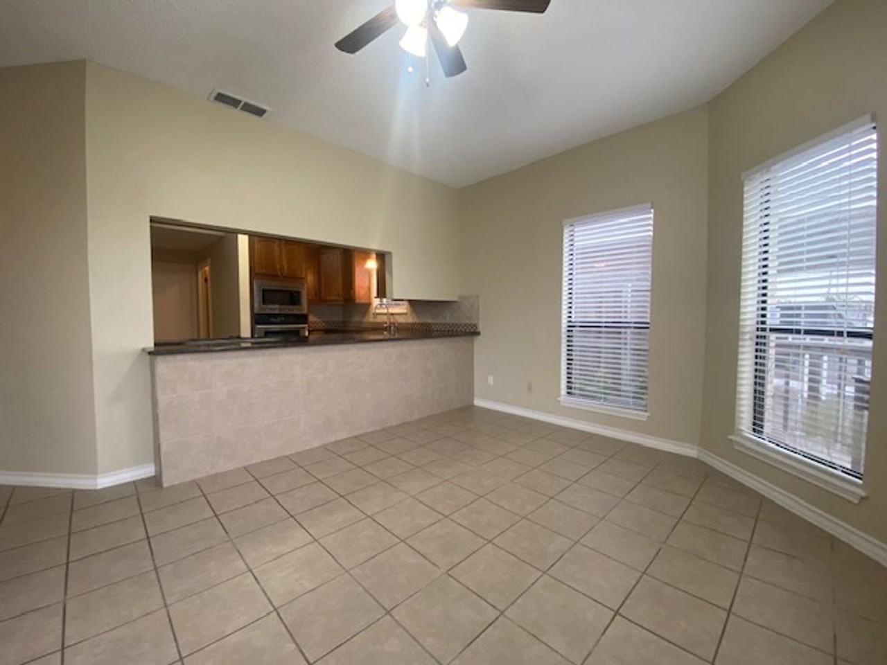 13913 Dasmarinas Dr - Photo 5 of 47