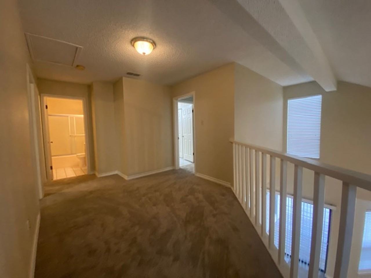 13913 Dasmarinas Dr - Photo 7 of 47