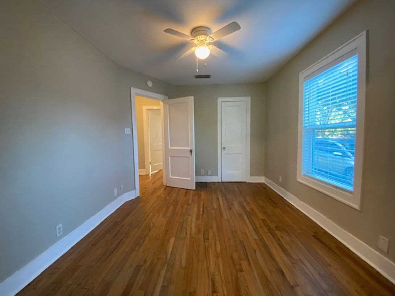 6530 Lyons St - Photo 3 of 22