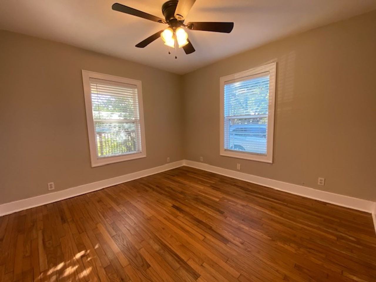 6530 Lyons St - Photo 4 of 22