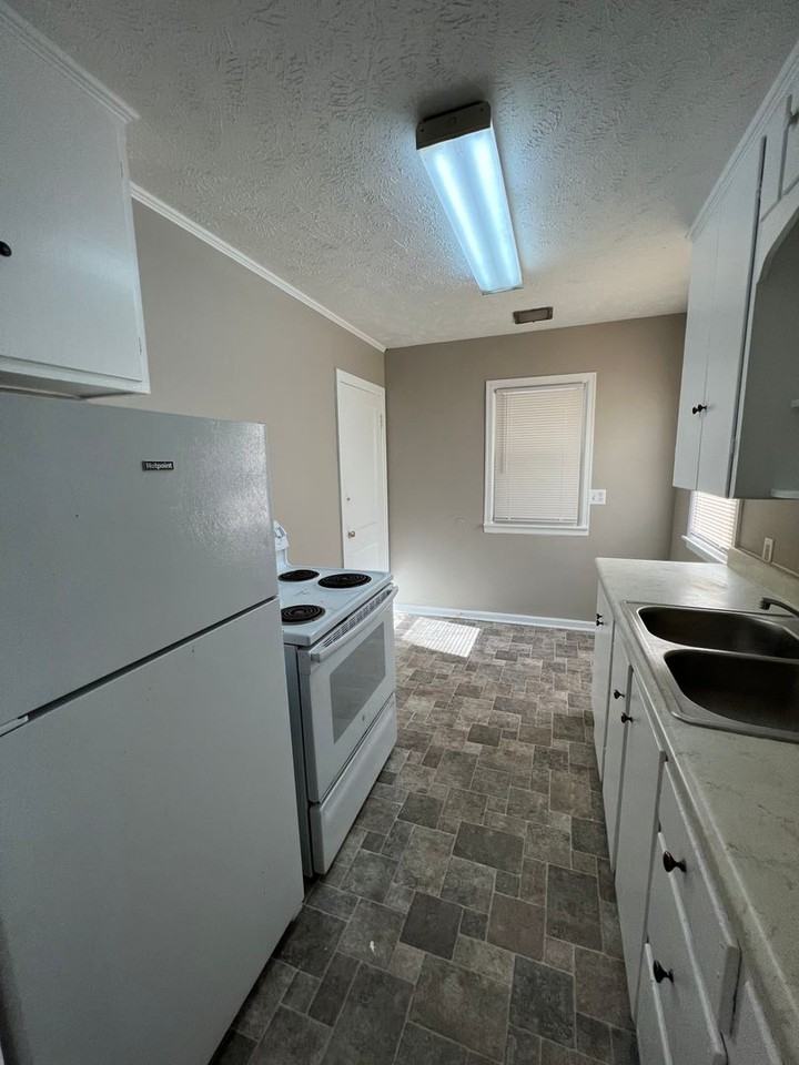 6751 N 33rd St - Photo 5 of 16