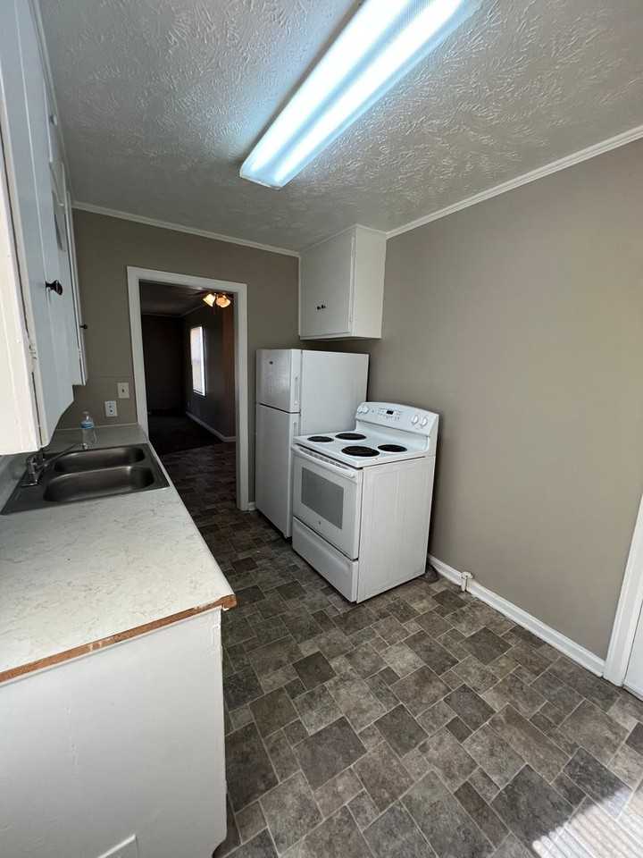 6751 N 33rd St - Photo 6 of 16