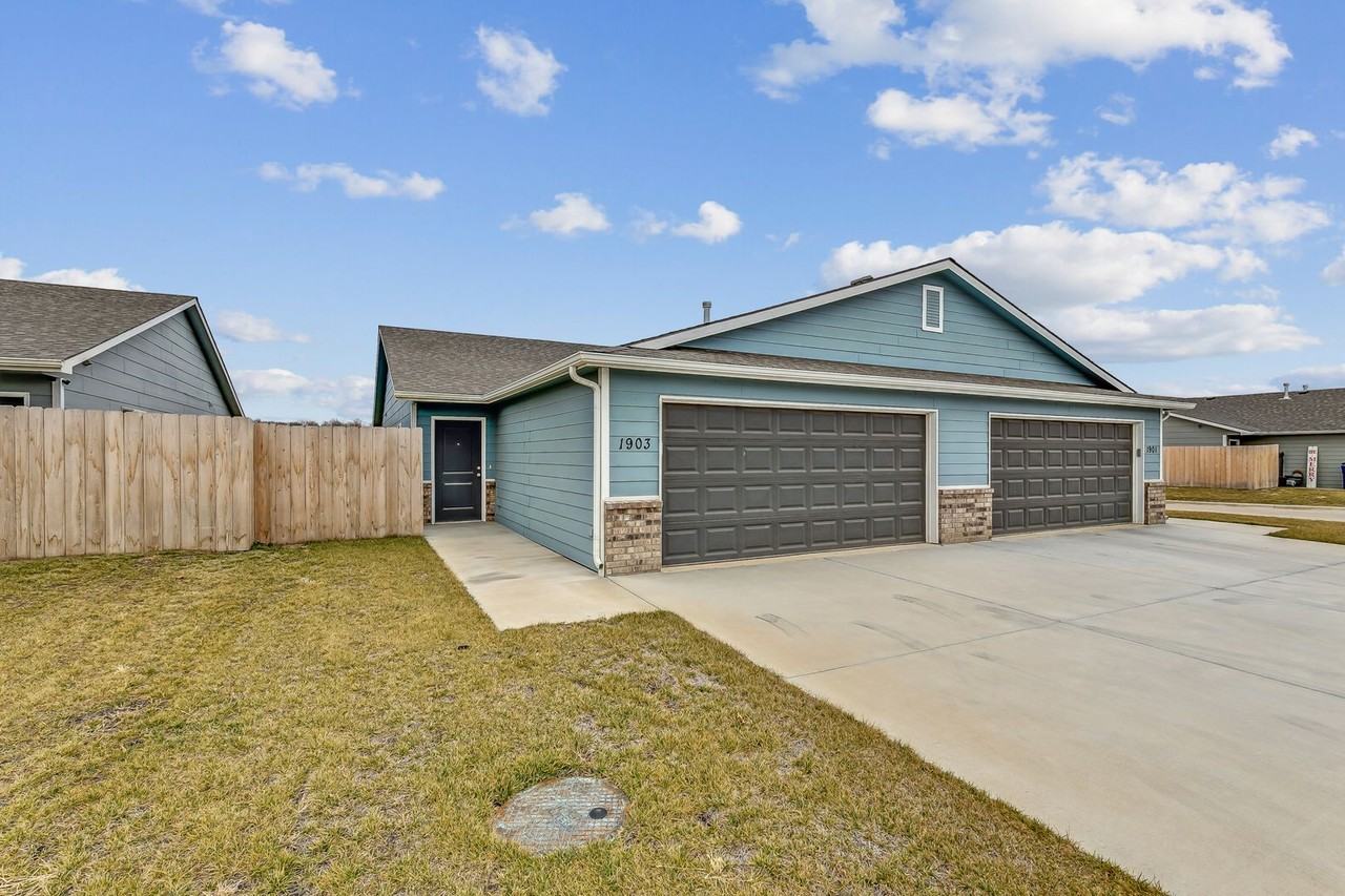 1903 E 69th Ct N - Photo 3 of 11