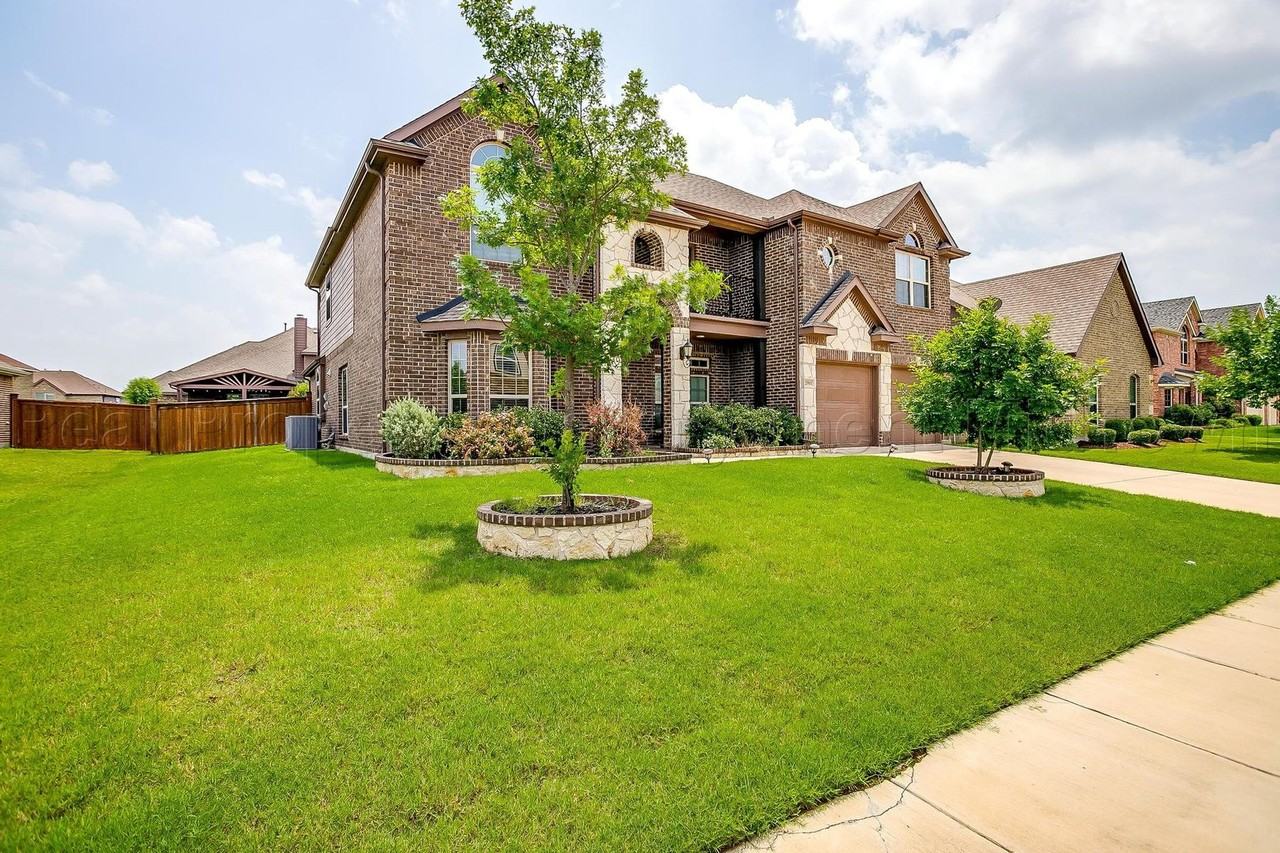 2911 Pino - Photo 2 of 37