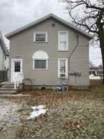 featured image of 526 E 8th St