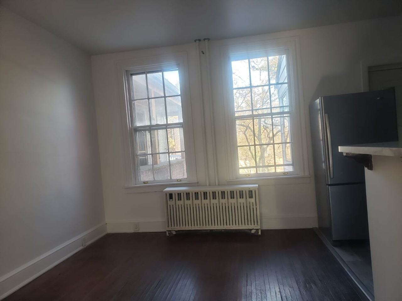 409 E Orange St - Photo 4 of 12