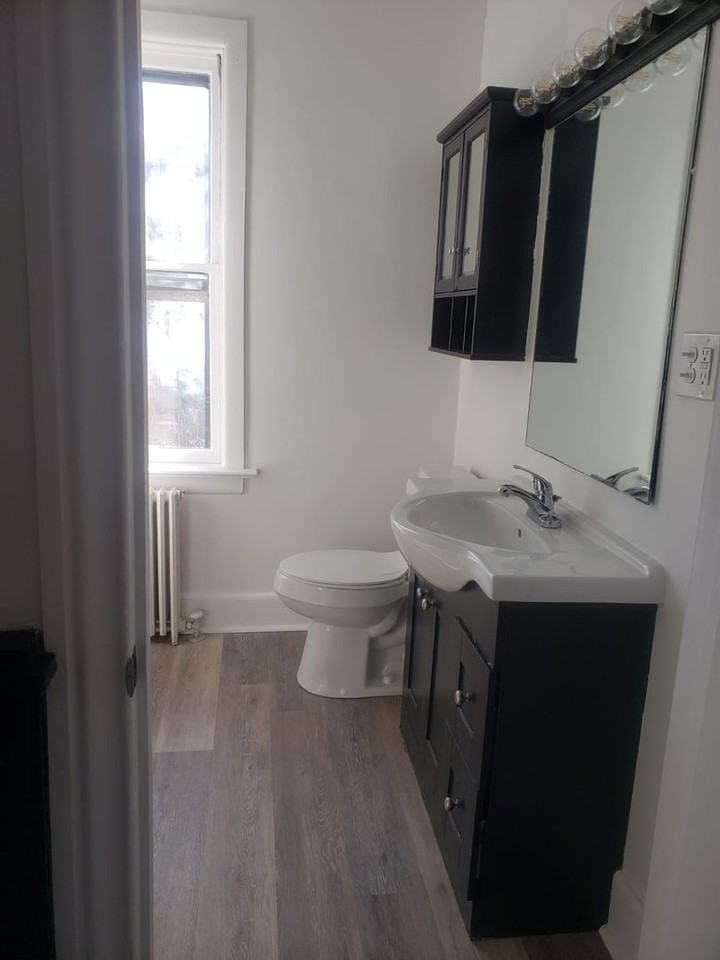 409 E Orange St - Photo 6 of 12