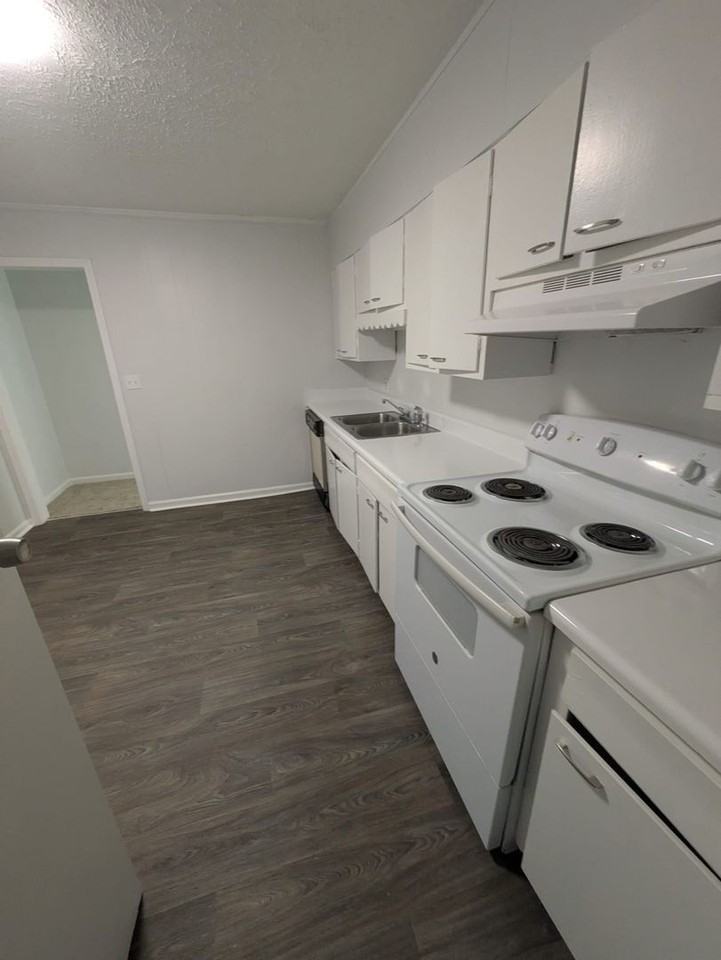 656 Roy Huie Rd - Photo 3 of 12