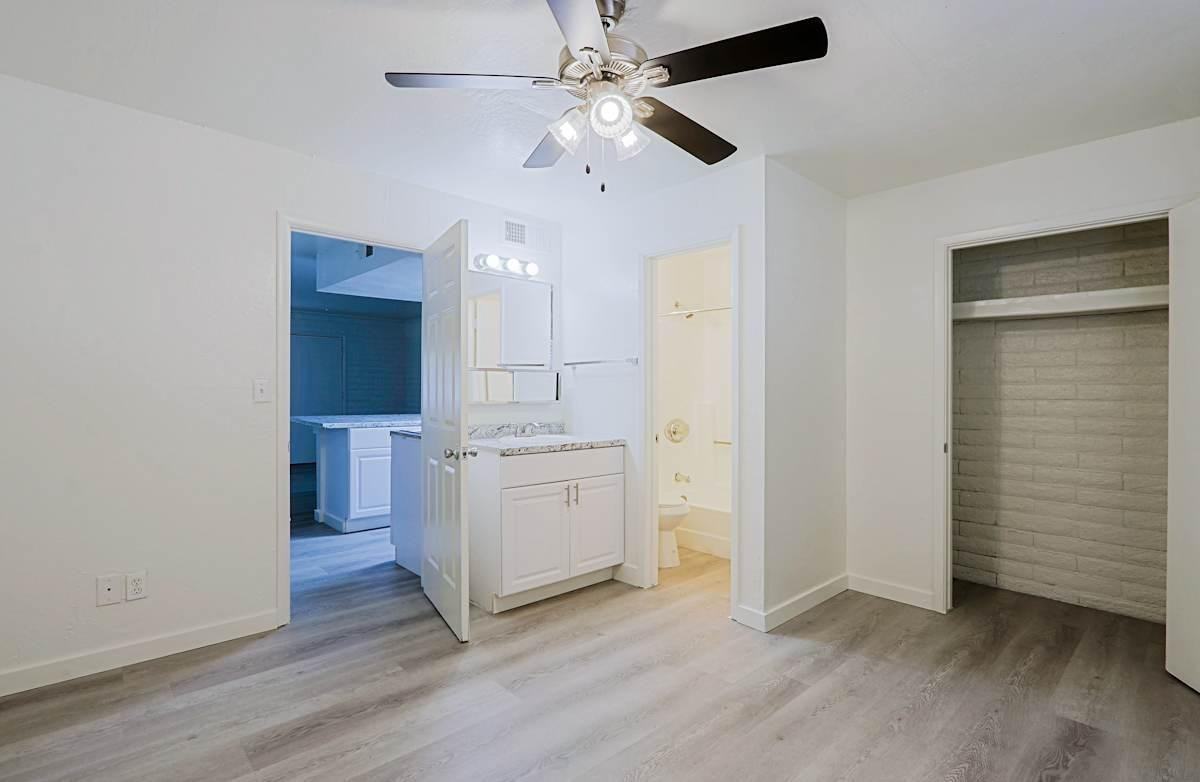 16621 N 25th St - Photo 4 of 26