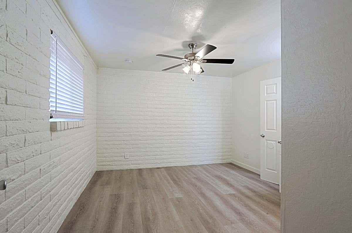 16621 N 25th St - Photo 7 of 26