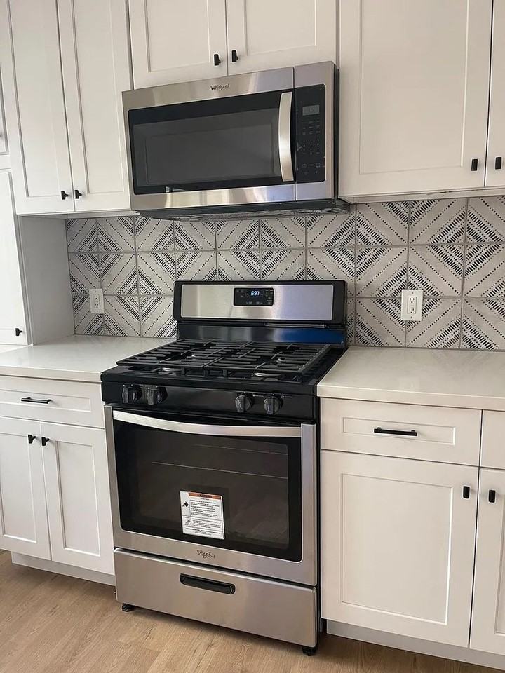 3814 S Bronson Ave - Photo 7 of 15