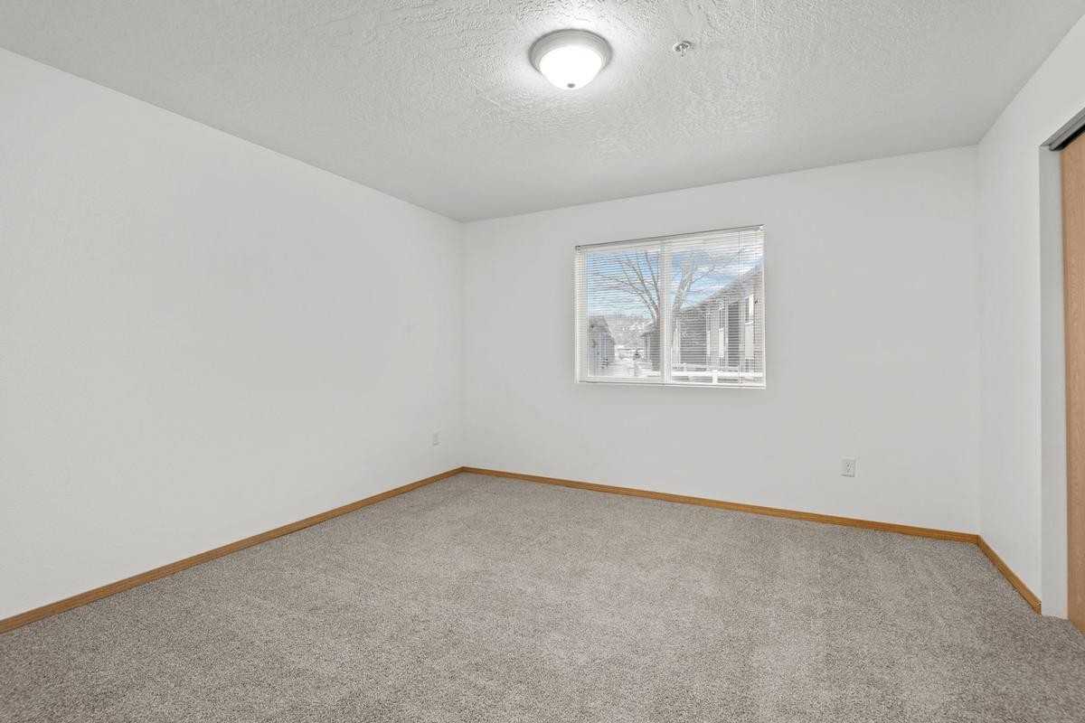 4216 N Mcdonald Rd - Photo 3 of 25