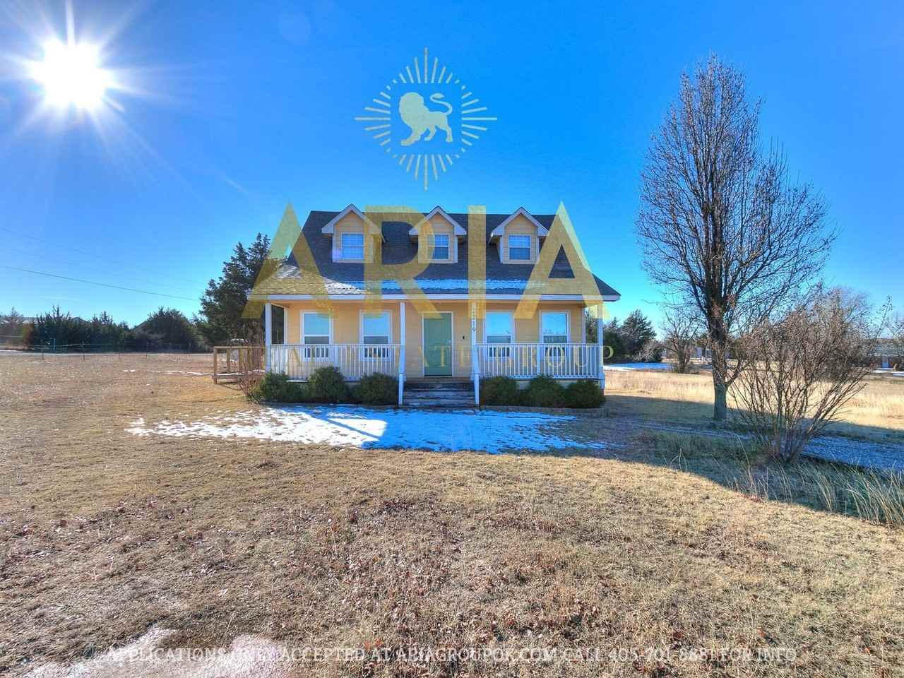 2219 Fox Ln - Photo 3 of 36
