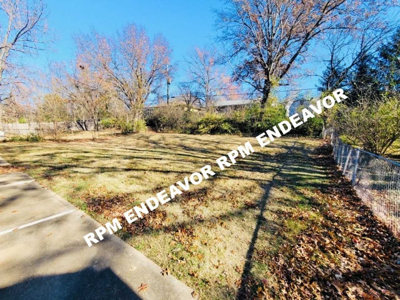 822 S Ballas Rd - Photo 3 of 28