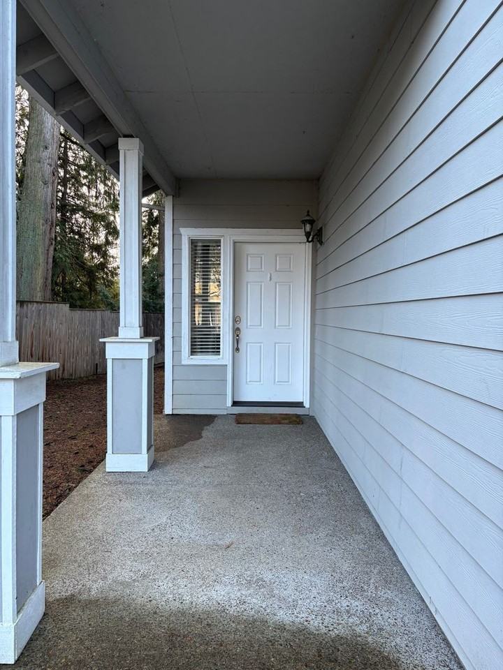 21408 Sw Roellich Ave - Photo 2 of 32