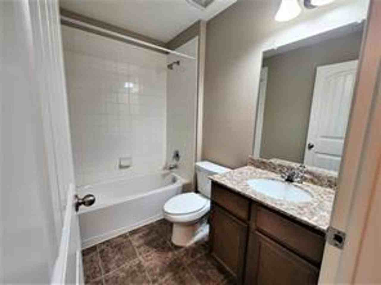 231 Belford St S - Photo 7 of 11