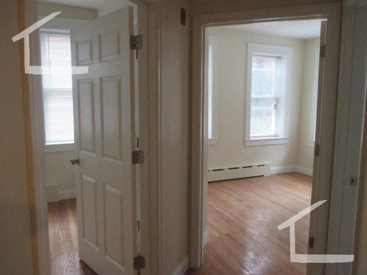 81 Fenway - Photo 4 of 18