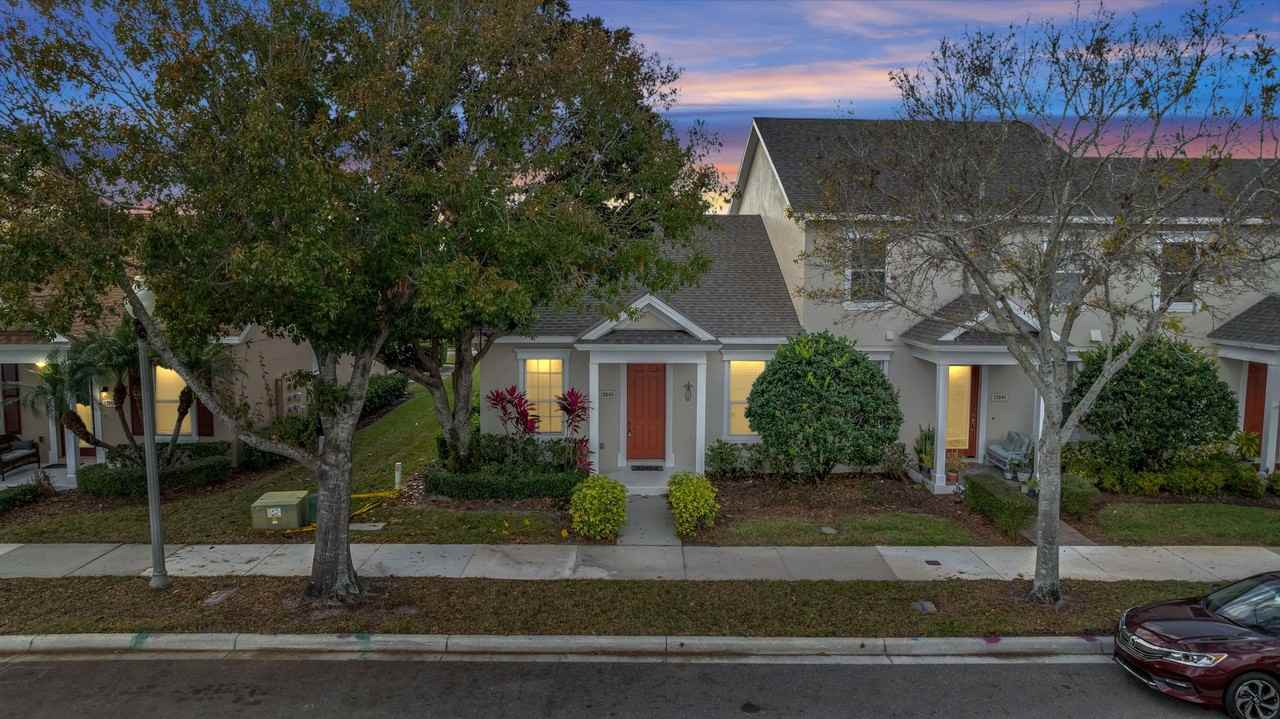 13845 Ancilla Blvd - Photo 3 of 37