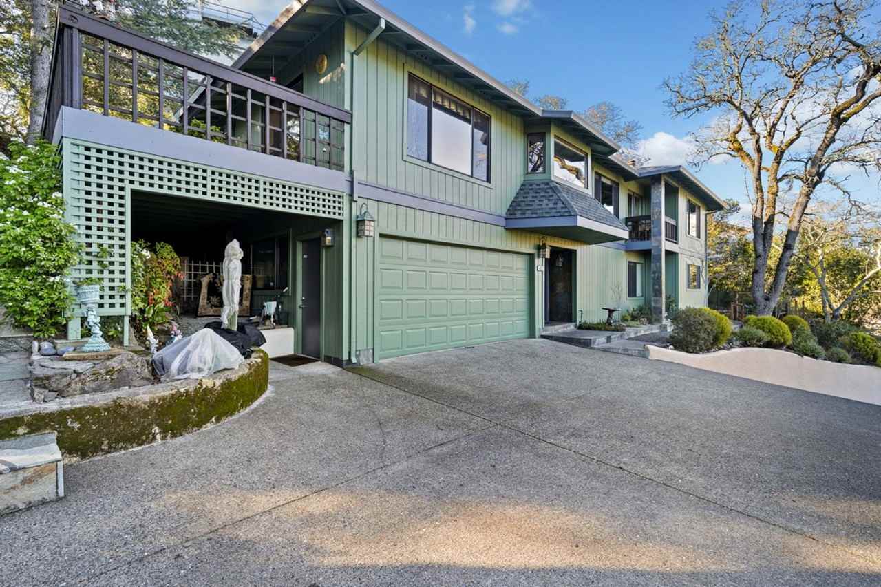 477 Hillsdale Dr - Photo 2 of 45