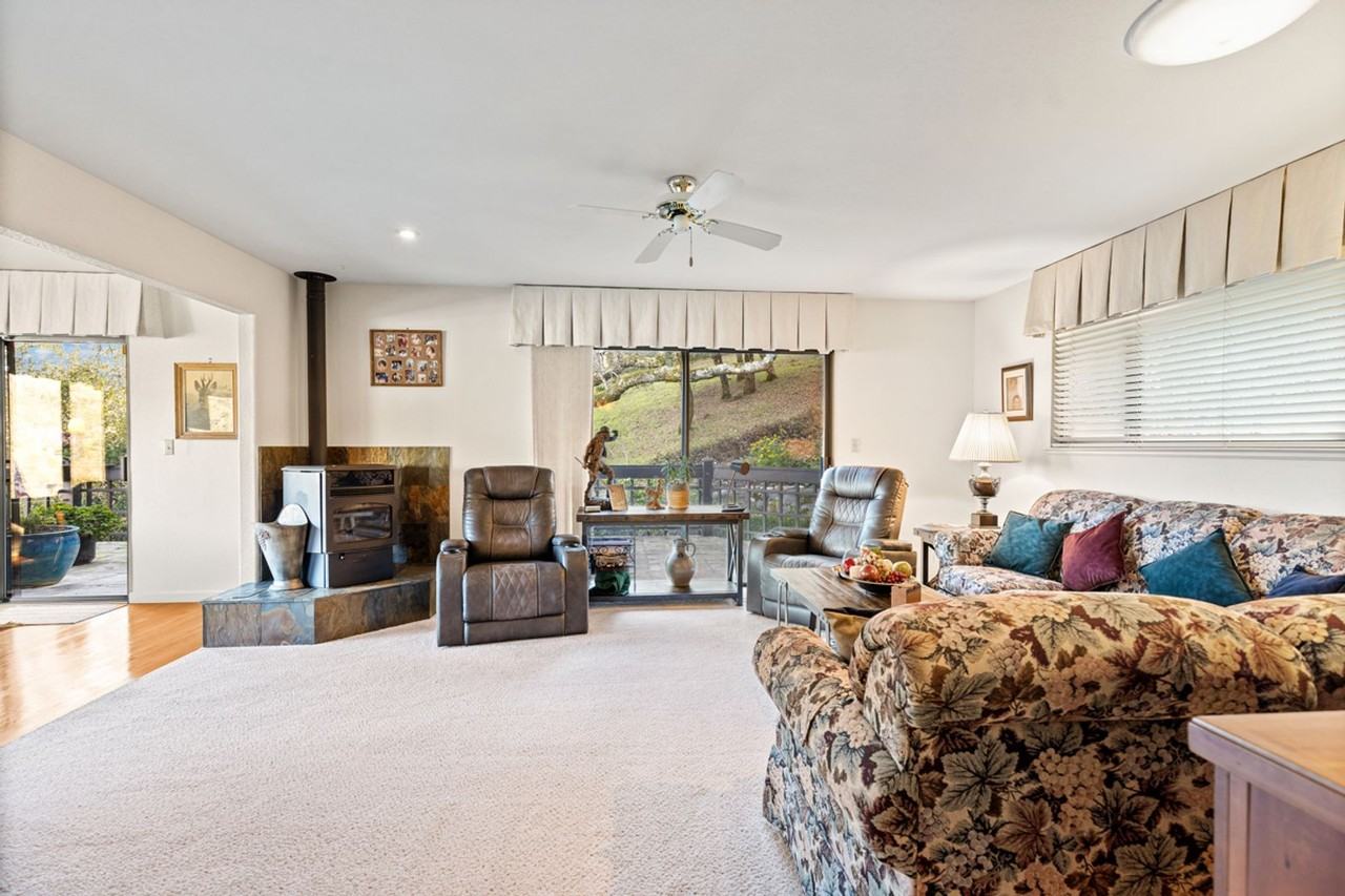 477 Hillsdale Dr - Photo 6 of 45