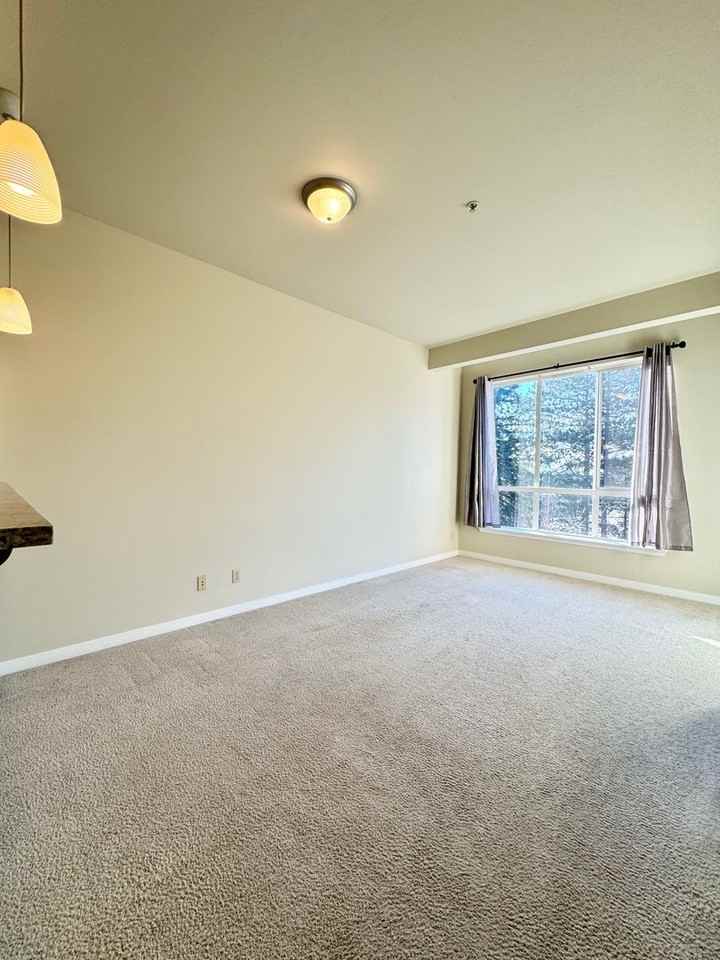 2222 152nd Ave Ne #202 - Photo 3 of 22