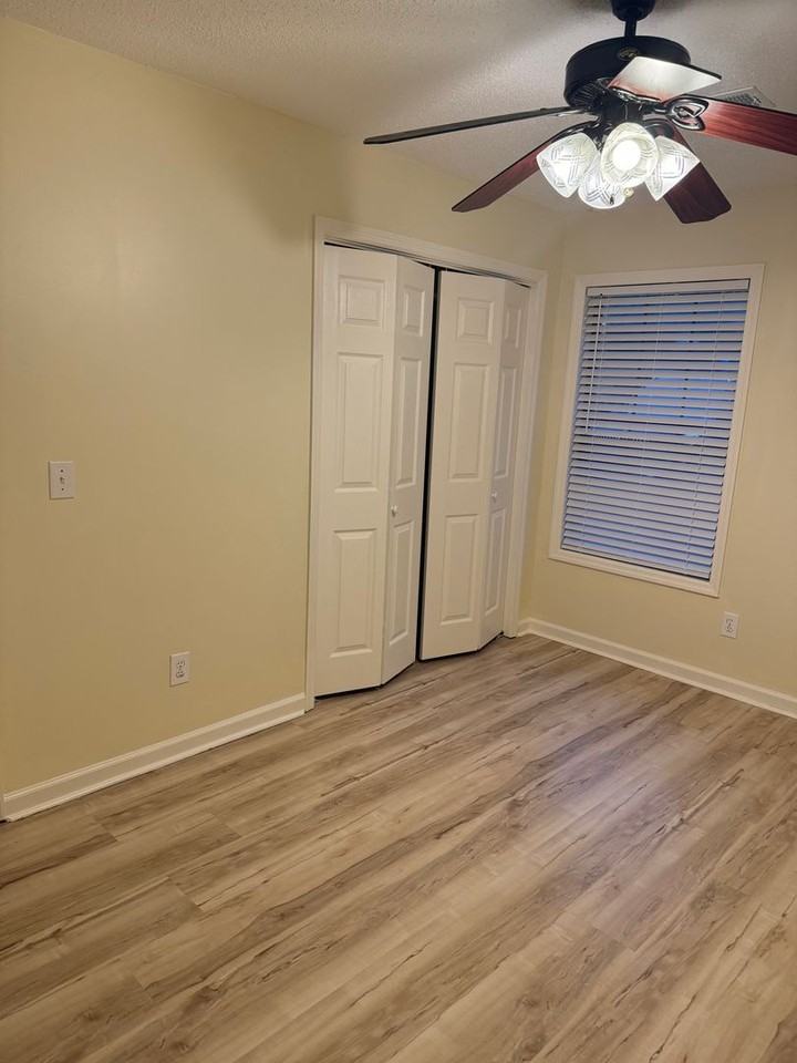 1171 Northwood Dr - Photo 5 of 10