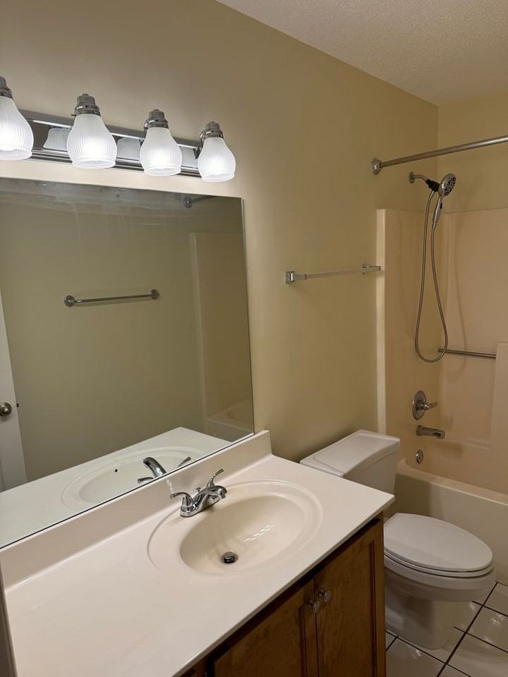 1171 Northwood Dr - Photo 6 of 10