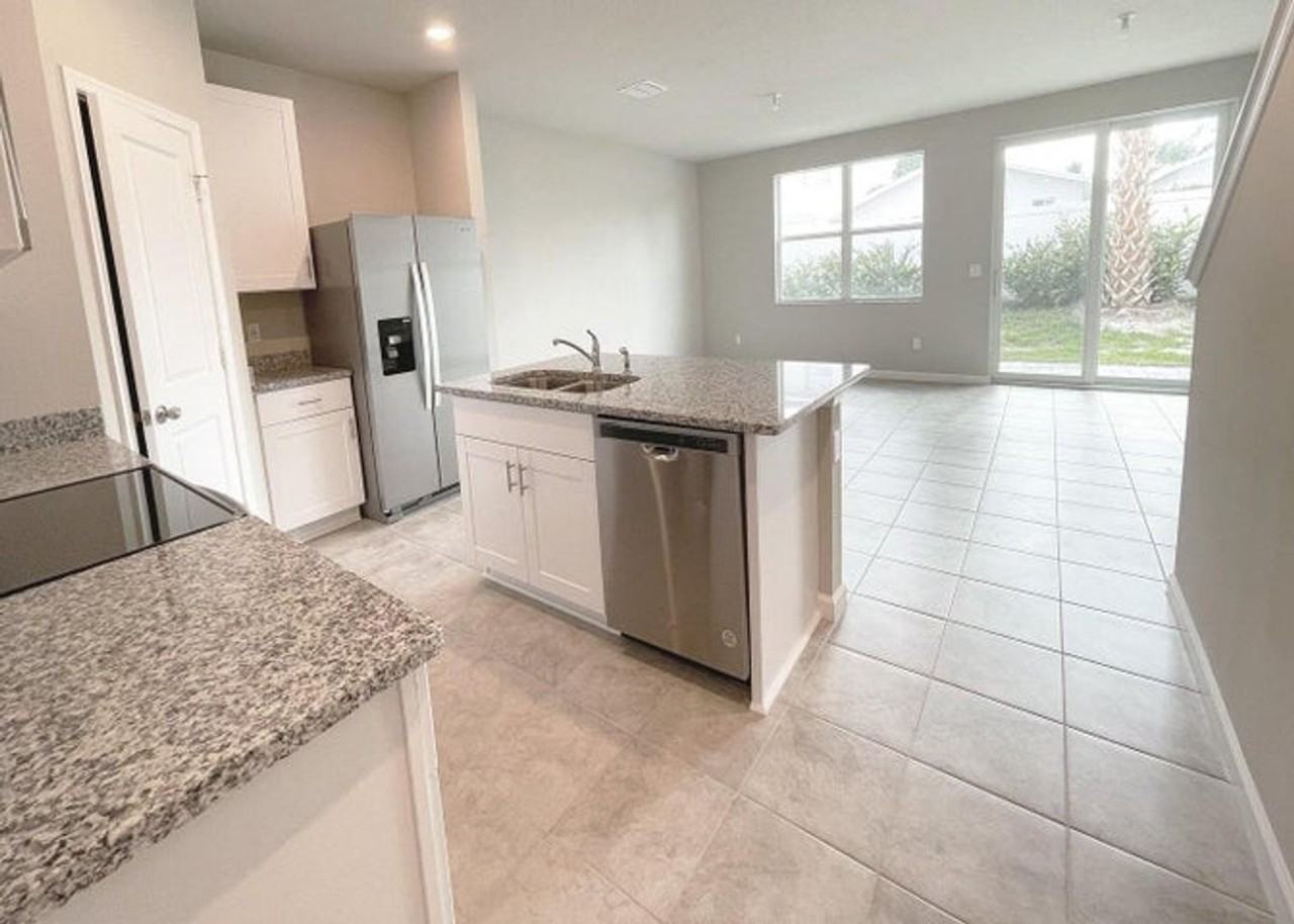 1648 Lindley St - Photo 2 of 15