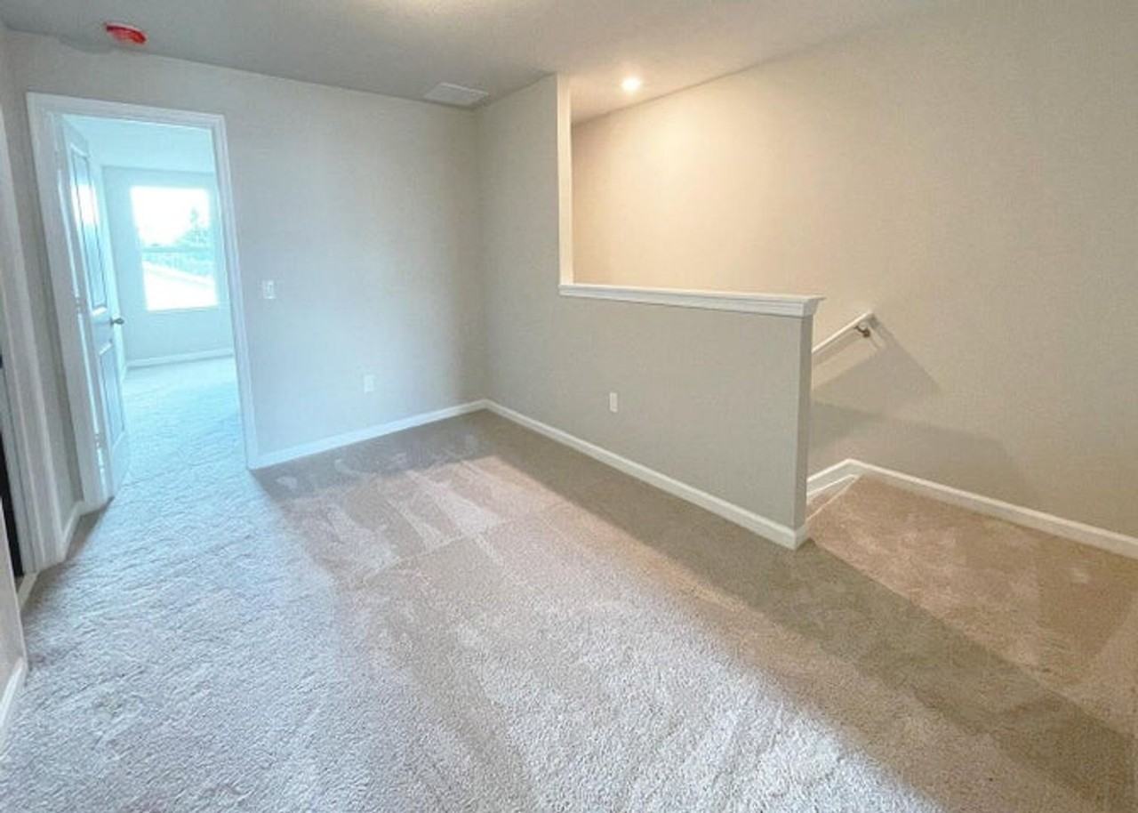 1648 Lindley St - Photo 3 of 15