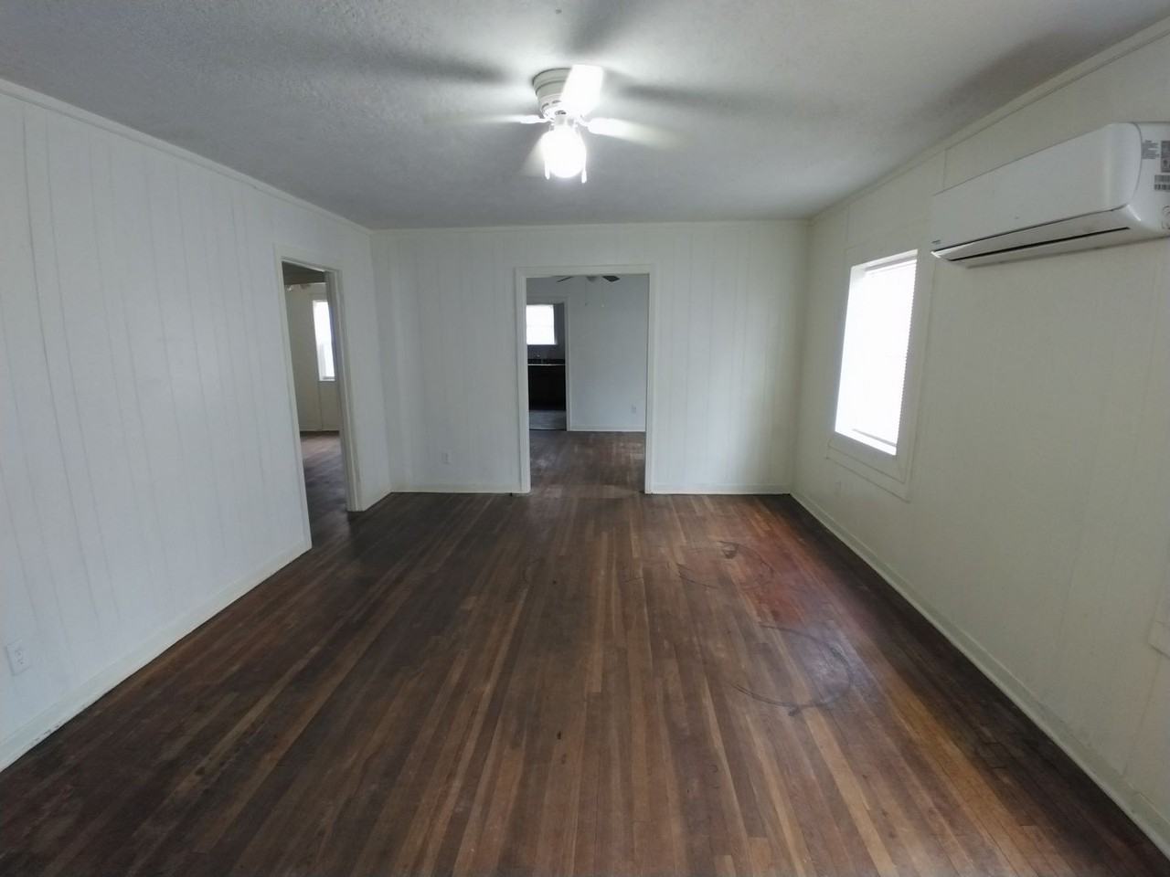 816 Bilbo St - Photo 2 of 8