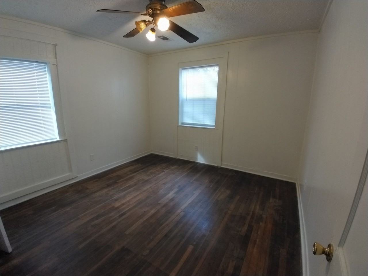 816 Bilbo St - Photo 6 of 8