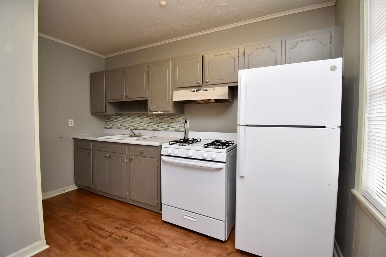 Bulldog Crossing - Photo 5 of 8