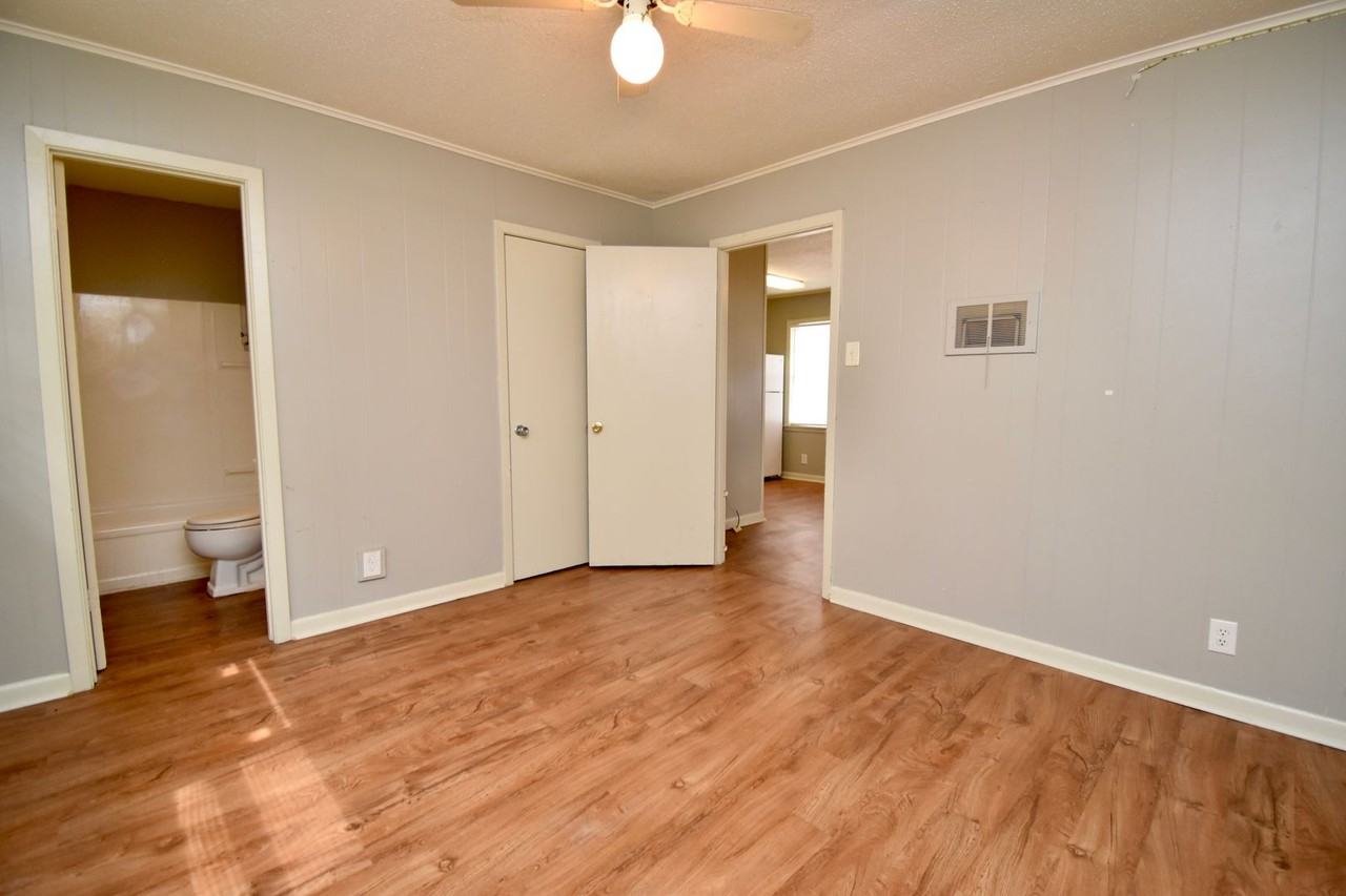 Bulldog Crossing - Photo 7 of 8