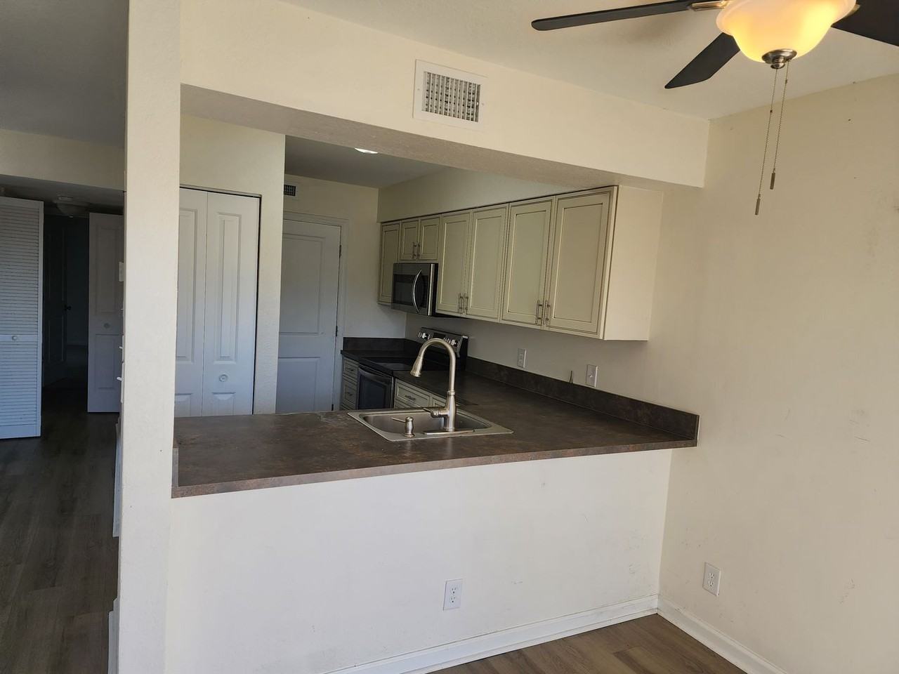 Tamarac Pointe Apartments - Photo 5 of 9