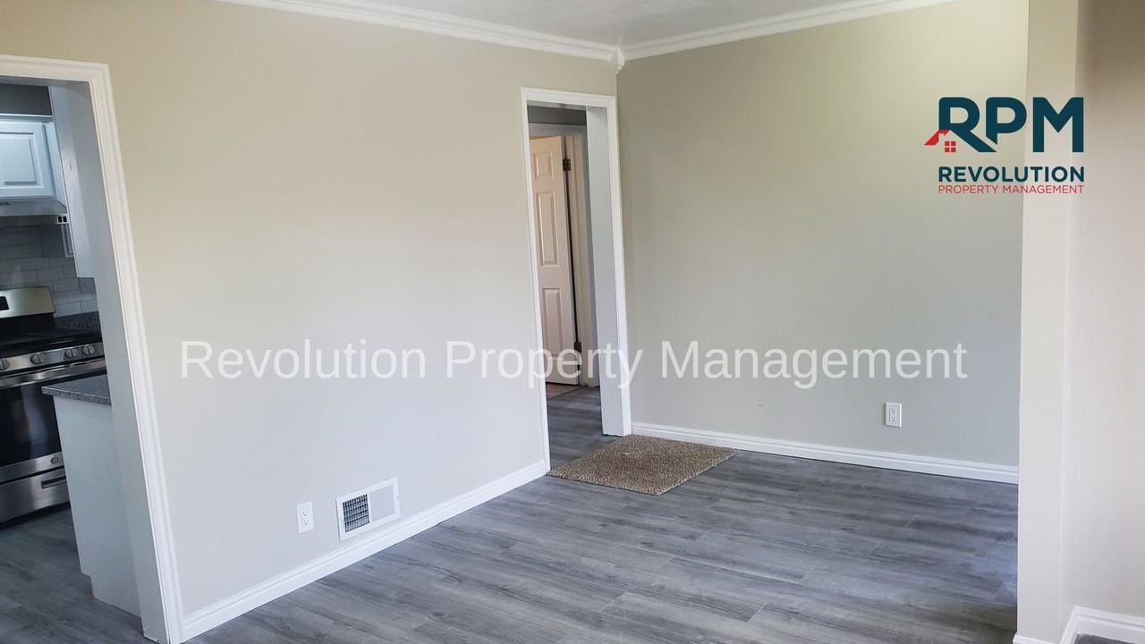 1669 N 250 W - Photo 3 of 16