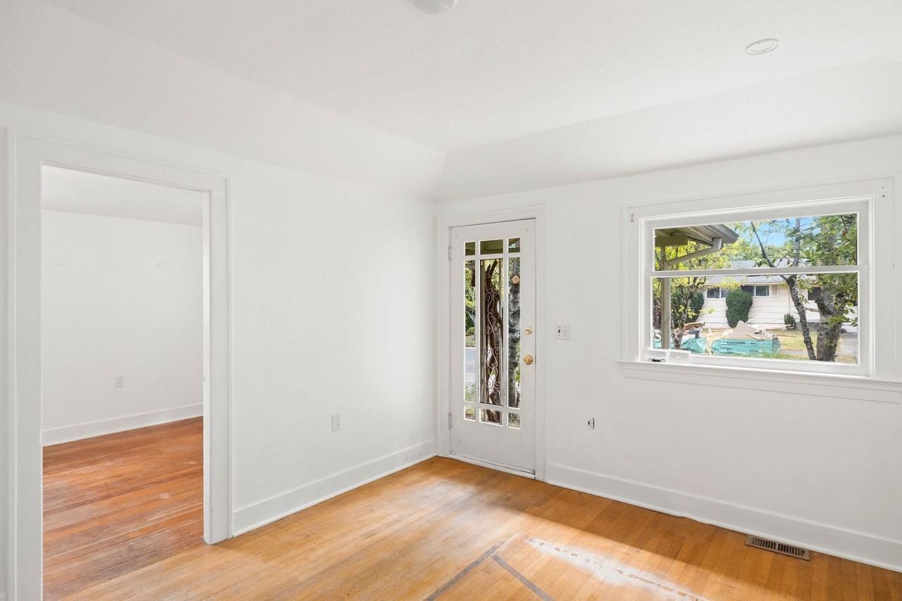6351 Ne 34th Ave - Photo 2 of 6