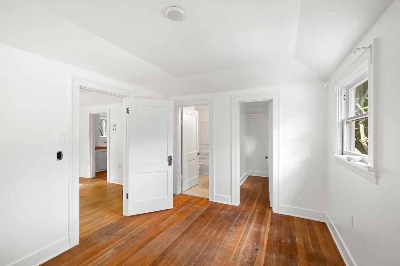 6351 Ne 34th Ave - Photo 3 of 6