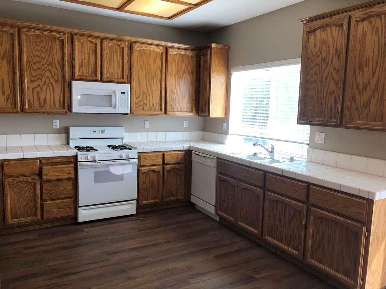 412 Weider Ct - Photo 3 of 19