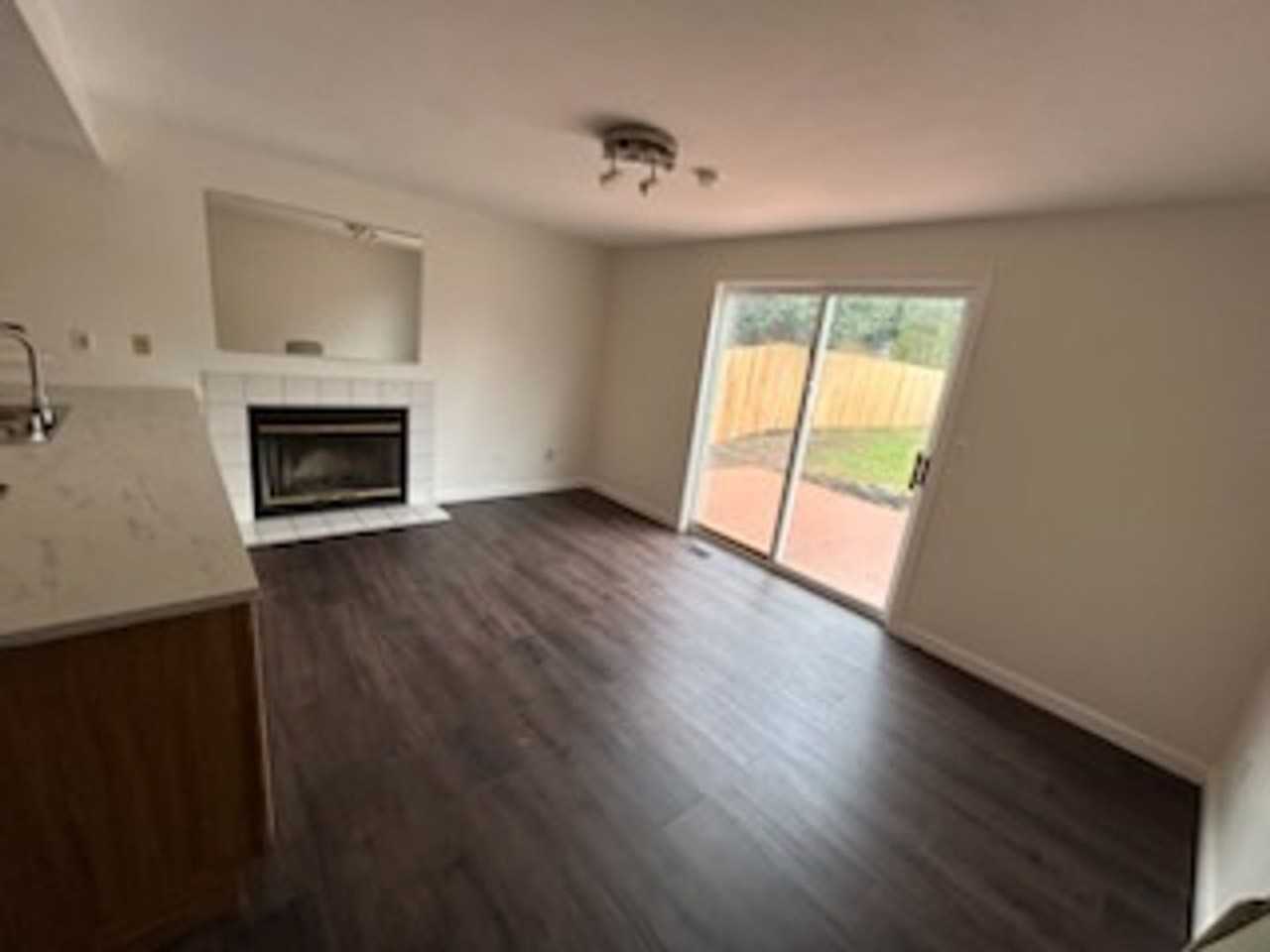 2735 Highline Pl Ne - Photo 3 of 14